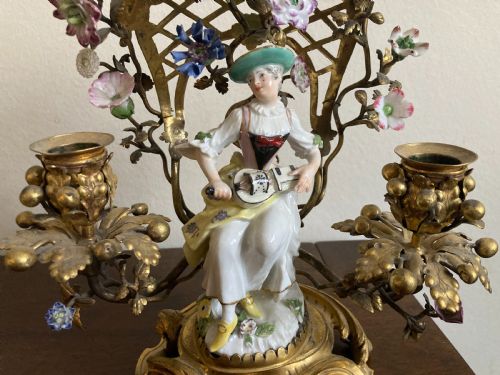 MEISSEN PAIR OF MUSICIANS SEATED IN ORMOLU CANDELABRA 18TH CENTURY - ADDITIONAL PHOTO 2
