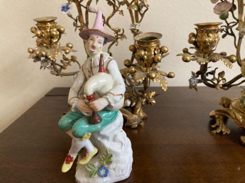 MEISSEN PAIR OF MUSICIANS SEATED IN ORMOLU CANDELABRA 18TH CENTURY - ADDITIONAL PHOTO 8