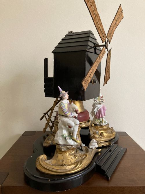 ORMOLU WINDMILL WITH MEISSEN HARLEQUIN AND COLUMBINE 18TH CENTURY - ADDITIONAL PHOTO 2