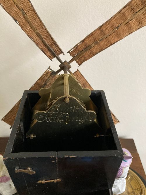 ORMOLU WINDMILL WITH MEISSEN HARLEQUIN AND COLUMBINE 18TH CENTURY - ADDITIONAL PHOTO 13