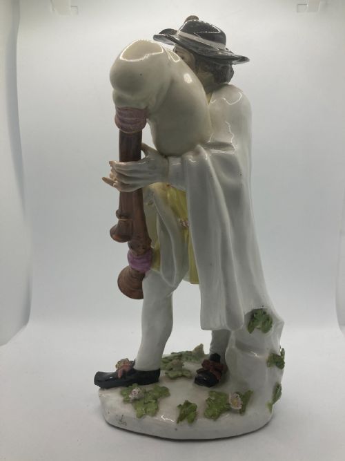 MEISSEN PORCELAIN FIGURE 'PIEDMONTESE BAGPIPER' 18TH CENTURY - ADDITIONAL PHOTO 6