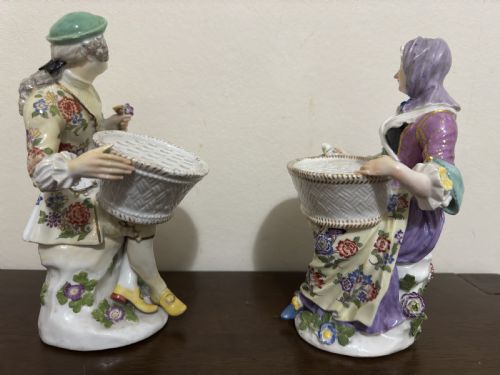 PAIR OF MEISSEN PORCELAIN BOUQUETIERE FIGURES 18TH CENTURY - ADDITIONAL PHOTO 6