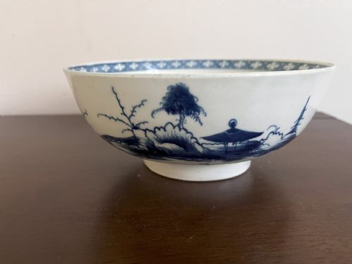 FIRST PERIOD WORCESTER PORCELAIN 'PRECIPICE' PUNCH BOWL - ADDITIONAL PHOTO 4