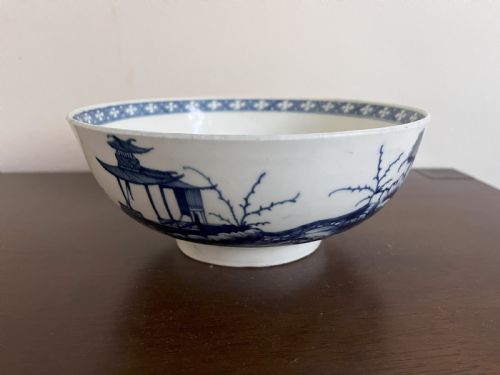 FIRST PERIOD WORCESTER PORCELAIN 'PRECIPICE' PUNCH BOWL - ADDITIONAL PHOTO 5