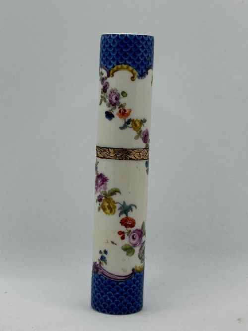 MEISSEN GILTMETAL MOUNTED ETUI BODKIN CASE CIRCA 1755 - ADDITIONAL PHOTO 3