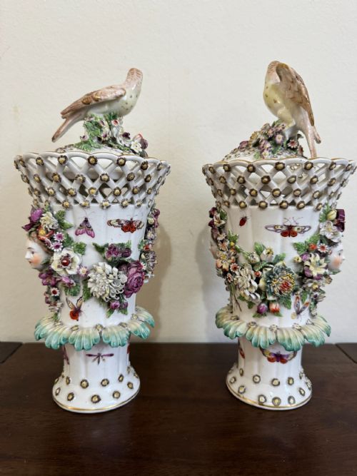 18TH CENTURY PAIR OF DERBY FRILL VASES - ADDITIONAL PHOTO 3
