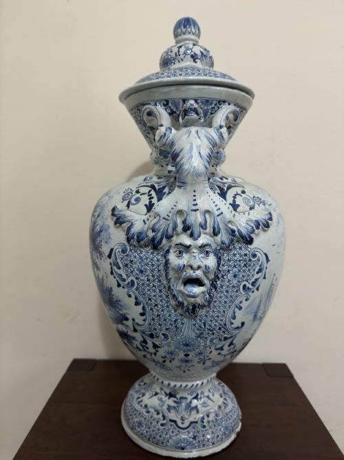 18TH CENTURY LARGE DELFT URN VASE WITH HANDLES - ADDITIONAL PHOTO 2