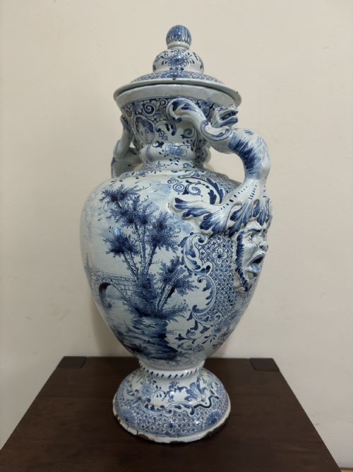 18TH CENTURY LARGE DELFT URN VASE WITH HANDLES - ADDITIONAL PHOTO 5