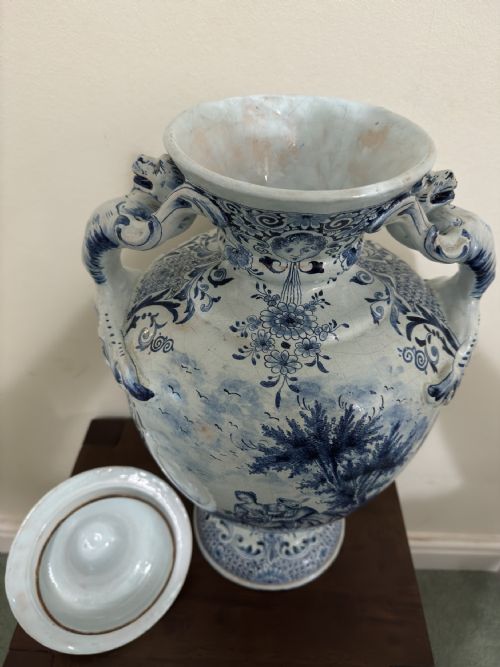18TH CENTURY LARGE DELFT URN VASE WITH HANDLES - ADDITIONAL PHOTO 9