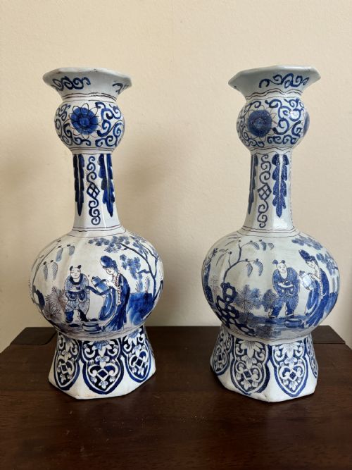 EARLY 18TH CENTURY PAIR OF DELFT VASES - ADDITIONAL PHOTO 2