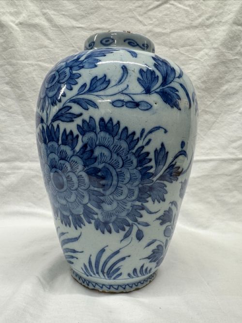 DELFT BLUE AND WHITE BALUSTER VASE - ADDITIONAL PHOTO 5