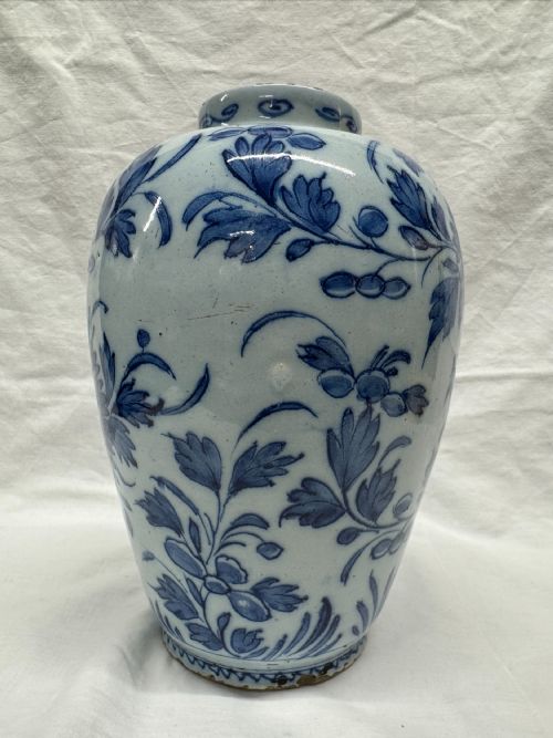 DELFT BLUE AND WHITE BALUSTER VASE - ADDITIONAL PHOTO 7