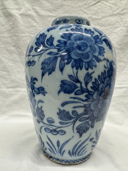 DELFT BLUE AND WHITE BALUSTER VASE - ADDITIONAL PHOTO 9
