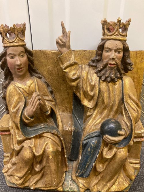 16TH CENTURY GILTWOOD AND POLYCHROME GROUP CARVING 'GOD AND MARY' - ADDITIONAL PHOTO 2