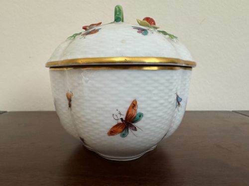 LATE 19TH CENTURY DRESDEN PORCELAIN POTPOURRI LIDDED BOWL - ADDITIONAL PHOTO 6