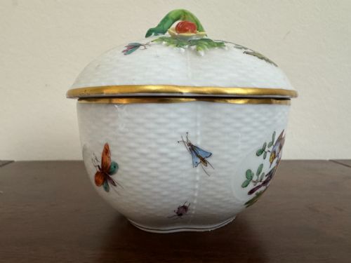 LATE 19TH CENTURY DRESDEN PORCELAIN POTPOURRI LIDDED BOWL - ADDITIONAL PHOTO 7