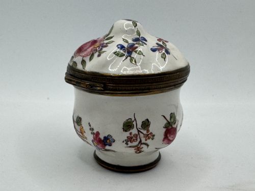 18TH CENTURY BILSTON ENAMEL PATCH BOX BONBONNIERE CIRCA 1780 - ADDITIONAL PHOTO 5