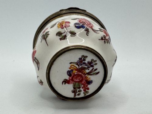 18TH CENTURY BILSTON ENAMEL PATCH BOX BONBONNIERE CIRCA 1780 - ADDITIONAL PHOTO 10