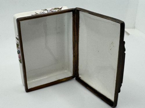 18TH CENTURY BILSTON ENAMEL RECTANGULAR PATCH SNUFF BOX CIRCA 1780 - ADDITIONAL PHOTO 13