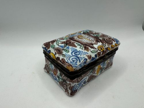 17TH CENTURY DUTCH DELFT SNUFF PATCH BOX - ADDITIONAL PHOTO 1