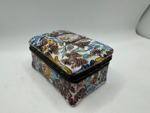 17TH CENTURY DUTCH DELFT SNUFF PATCH BOX - ADDITIONAL PHOTO 3