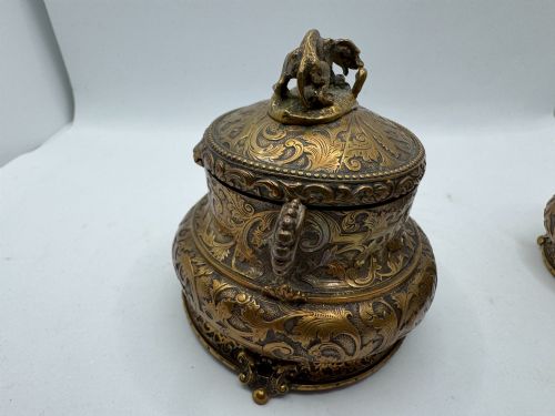 PAIR GILTMETAL JEWELLERY CASKETS WITH DOG FINIALS C1880 - ADDITIONAL PHOTO 5