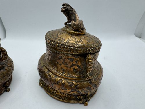 PAIR GILTMETAL JEWELLERY CASKETS WITH DOG FINIALS C1880 - ADDITIONAL PHOTO 11
