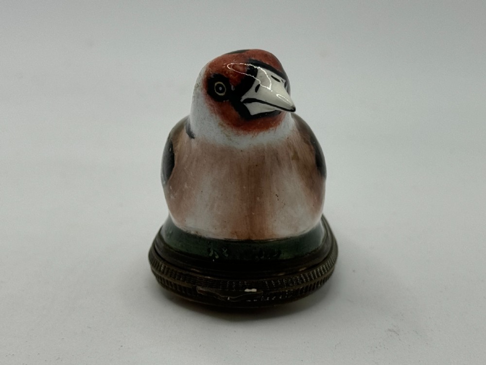 18TH CENTURY SOUTH STAFFORDSHIRE BILSTON ENAMEL BIRD PATCH BOX View III