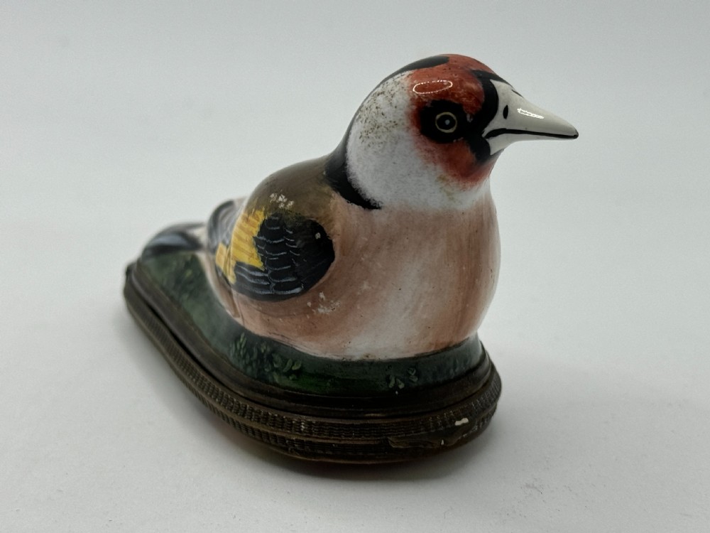 18TH CENTURY SOUTH STAFFORDSHIRE BILSTON ENAMEL BIRD PATCH BOX View IV