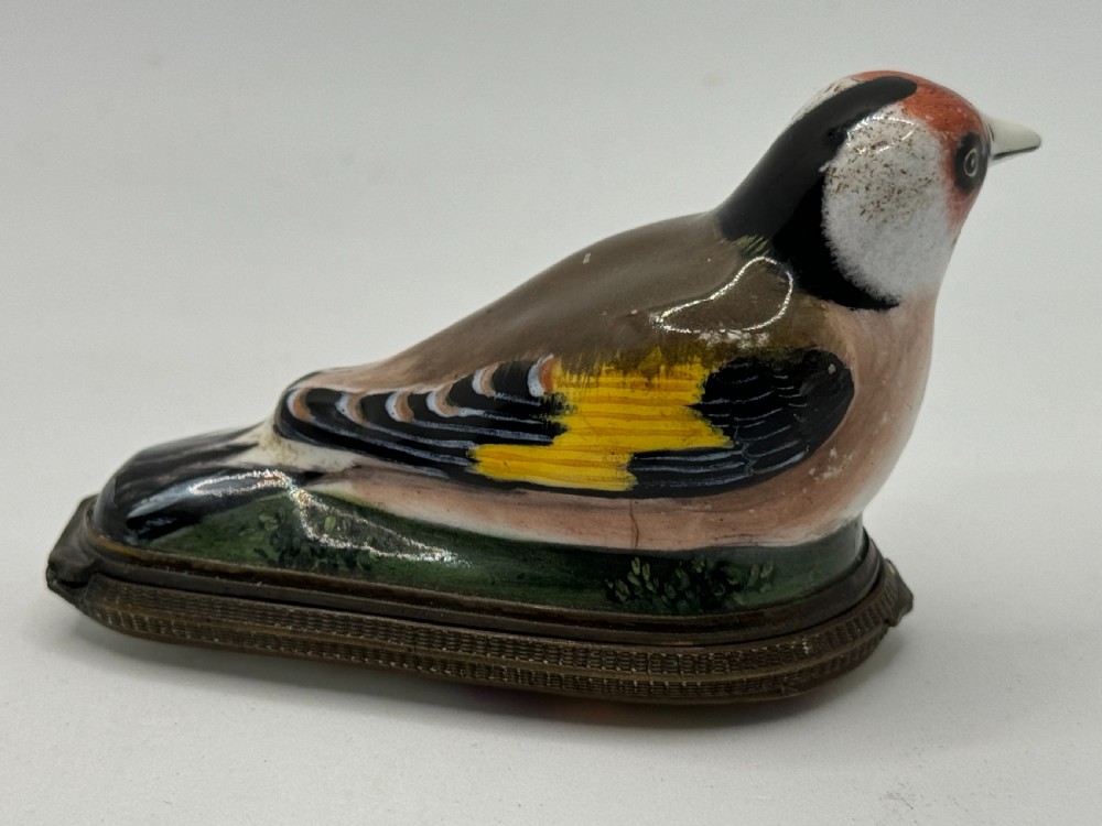 18TH CENTURY SOUTH STAFFORDSHIRE BILSTON ENAMEL BIRD PATCH BOX View V