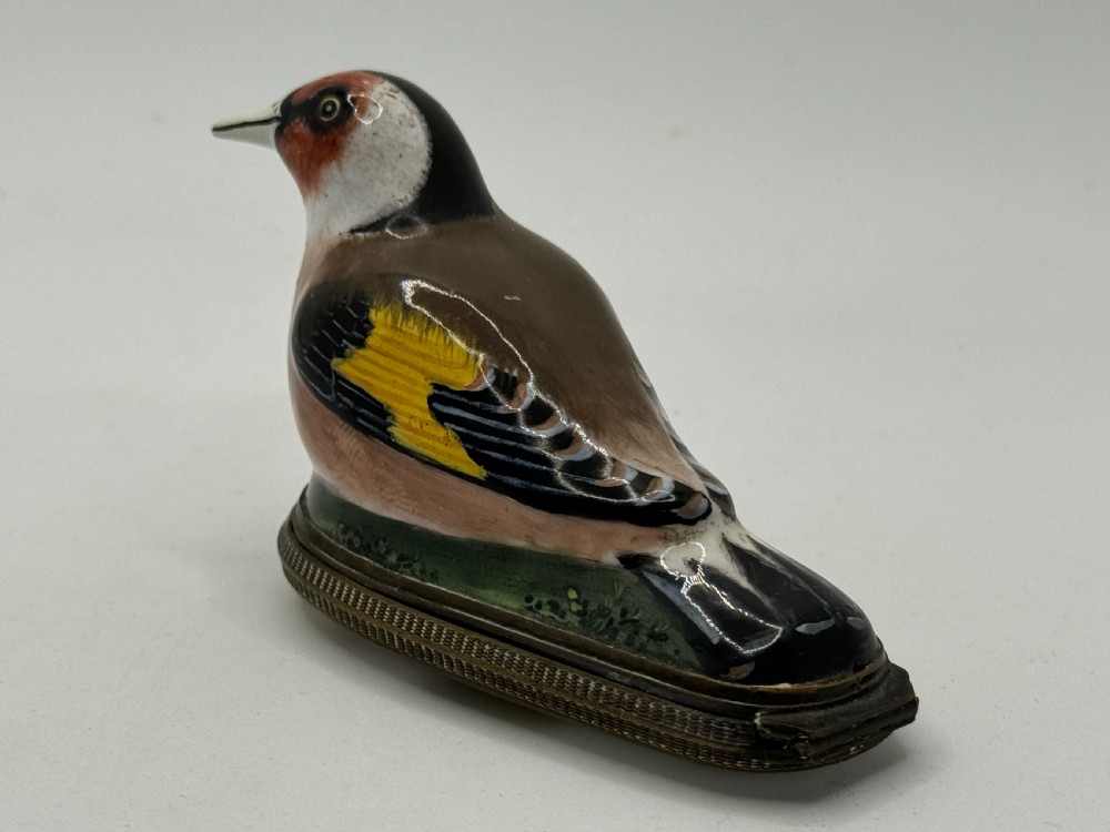 18TH CENTURY SOUTH STAFFORDSHIRE BILSTON ENAMEL BIRD PATCH BOX View VIII