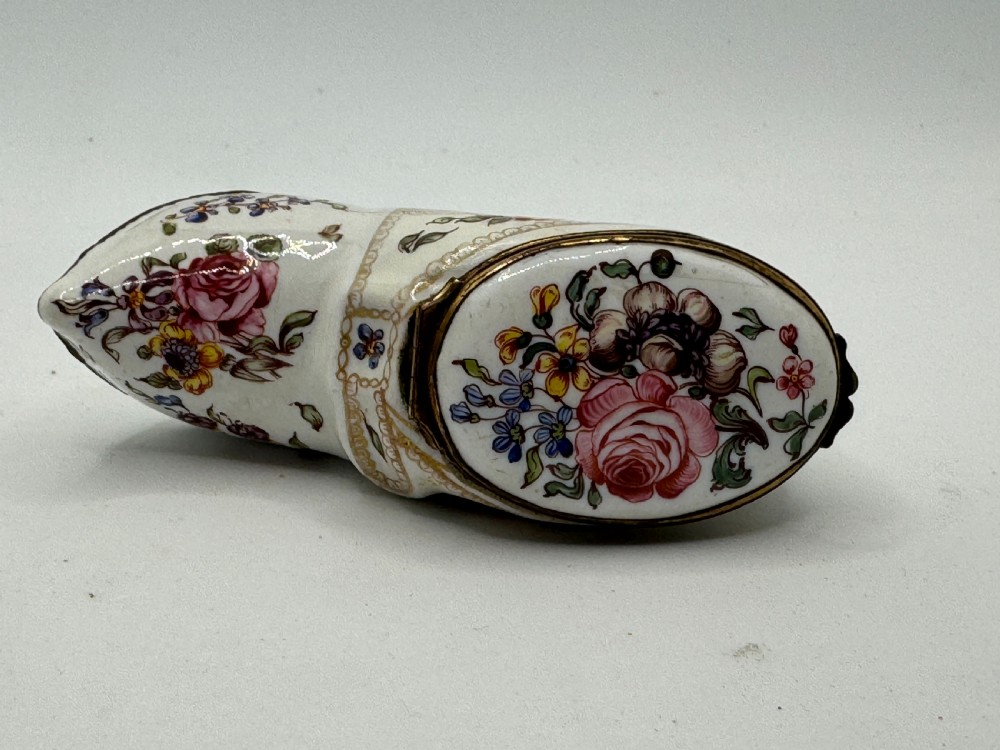 18th Century English Enamel Shoe Shape Bonbonniere View X