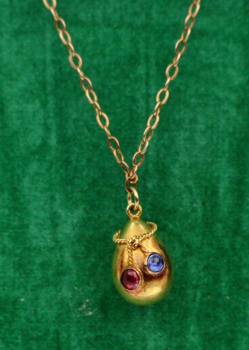 antique gold egg pendant necklace with ruby and sapphire russian school c18801900 - CATEGORY: ANTIQUE JEWELLERY - DATED 1880