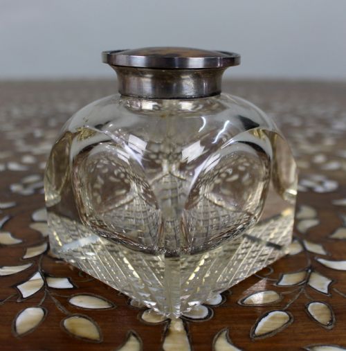 FINE ANTIQUE SILVER AND CUT GLASS INKWELL C1916 - ADDITIONAL PHOTO 3