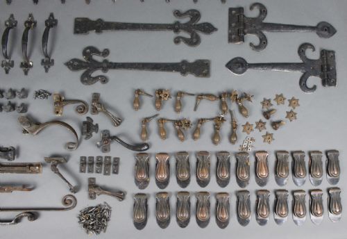 COLLECTION OF ANTIQUE ARCHITECTURAL IRONMONGERY - ADDITIONAL PHOTO 2