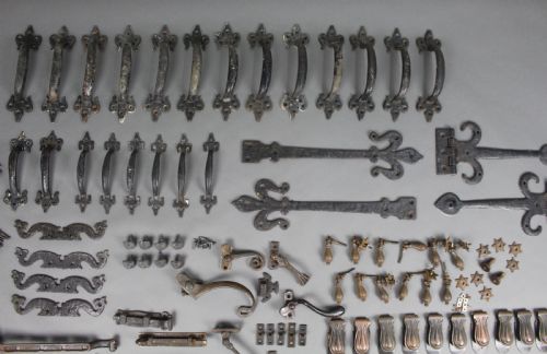 COLLECTION OF ANTIQUE ARCHITECTURAL IRONMONGERY - ADDITIONAL PHOTO 3