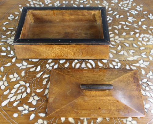EARLY 20TH CENTURY ARTS CRAFTS WALNUT BOX - ADDITIONAL PHOTO 5