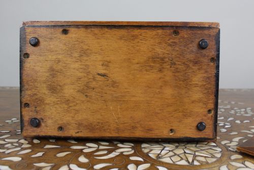 EARLY 20TH CENTURY ARTS CRAFTS WALNUT BOX - ADDITIONAL PHOTO 6
