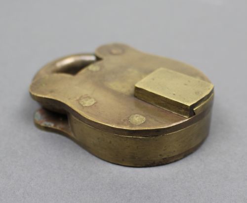 EARLY 20TH C SOLID BRASS INDUSTRIAL PADLOCK WALSALL DATED 1915 - ADDITIONAL PHOTO 2