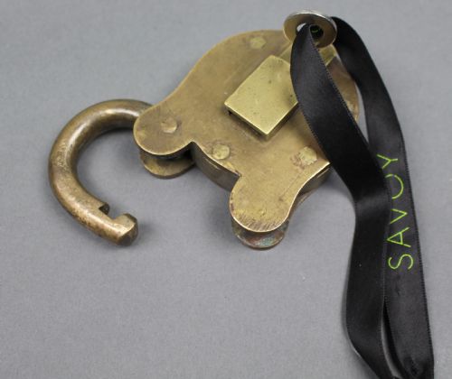 EARLY 20TH C SOLID BRASS INDUSTRIAL PADLOCK WALSALL DATED 1915 - ADDITIONAL PHOTO 5