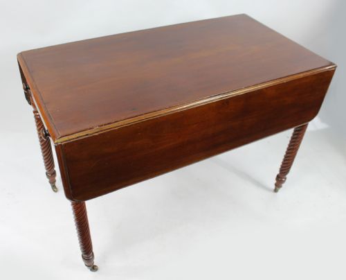VICTORIAN MAHOGANY PEMBROKE TABLE - ADDITIONAL PHOTO 2