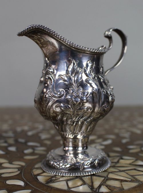 FINE SOLID SILVER CREAM JUG LONDON 1759 - ADDITIONAL PHOTO 2