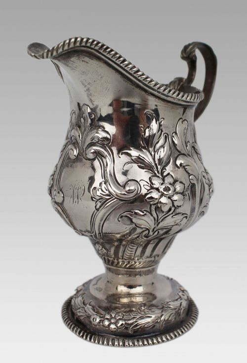 FINE SOLID SILVER CREAM JUG LONDON 1759 - ADDITIONAL PHOTO 5