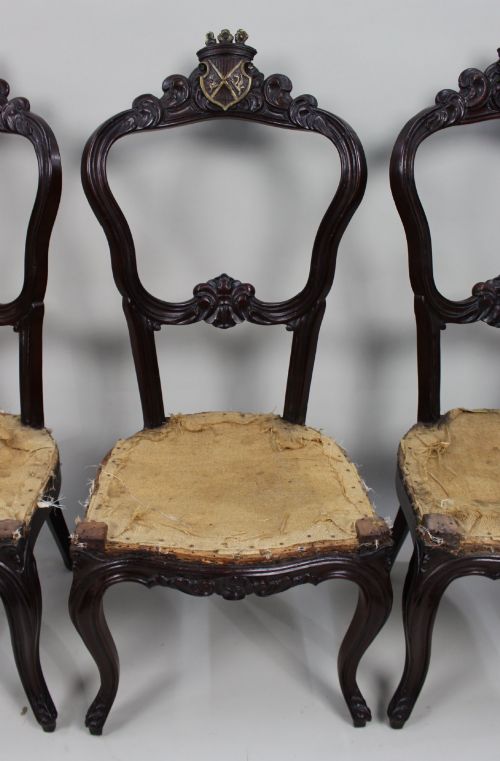 SET OF 4 VICTORIAN HERALDIC CRESTED CHAIRS CIRCA 1850 - ADDITIONAL PHOTO 5