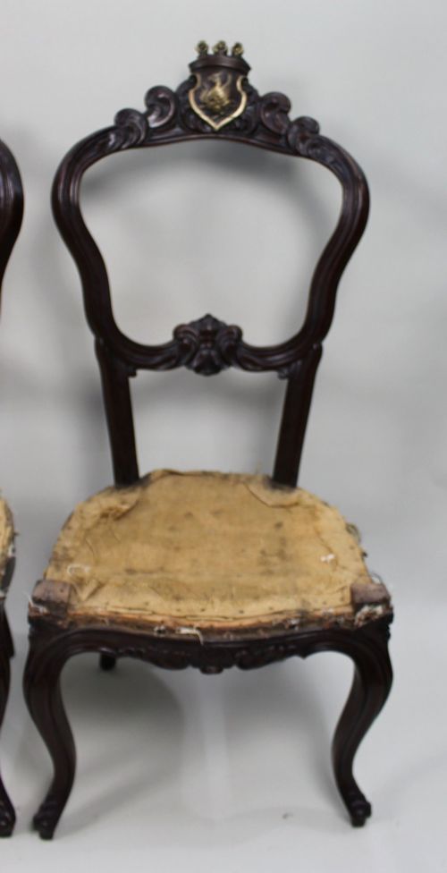 SET OF 4 VICTORIAN HERALDIC CRESTED CHAIRS CIRCA 1850 - ADDITIONAL PHOTO 6