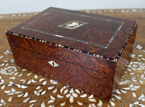 ANTIQUE REGENCY AMBOYNA MOTHEROFPEARL INLAID WRITING SLOPE C1830 - ADDITIONAL PHOTO 1