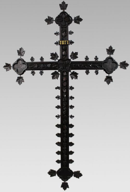 19TH CENTURY CARVED BLACK FOREST CROSS