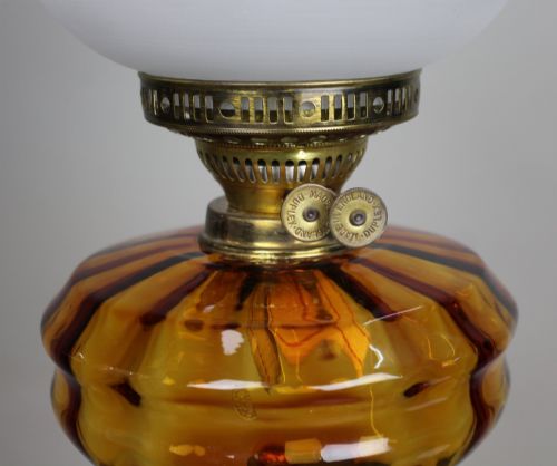 VICTORIAN BRASS OIL LAMP WITH AMBER GLASS FONT - ADDITIONAL PHOTO 7