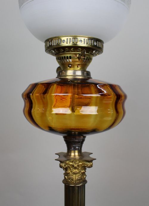 VICTORIAN BRASS OIL LAMP WITH AMBER GLASS FONT - ADDITIONAL PHOTO 8