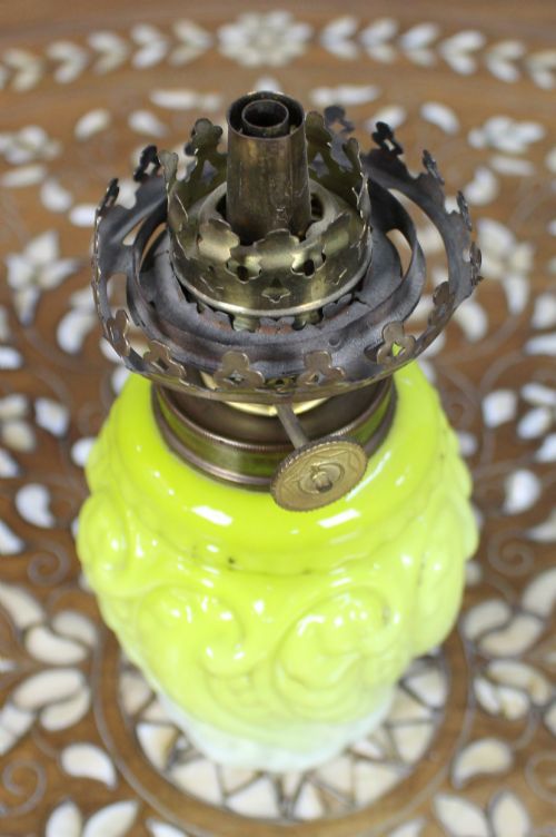 VICTORIAN YELLOW OPALINE GLASS OIL LAMP WITH BRASS BURNER - ADDITIONAL PHOTO 2